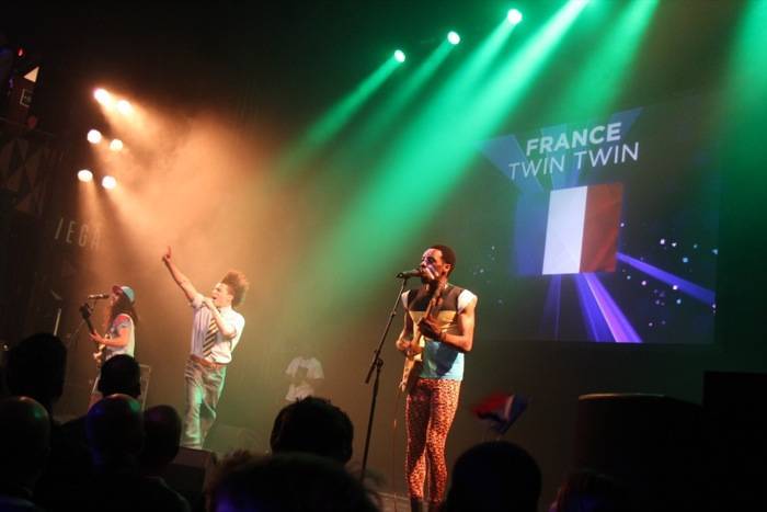 France	// Twin Twin - Moustache