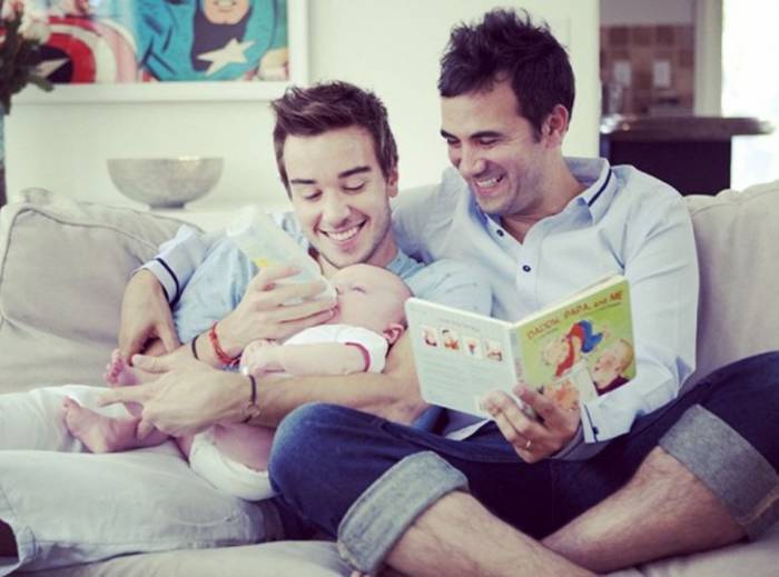 Alex Goude, Romain et leur enfant (c) DR