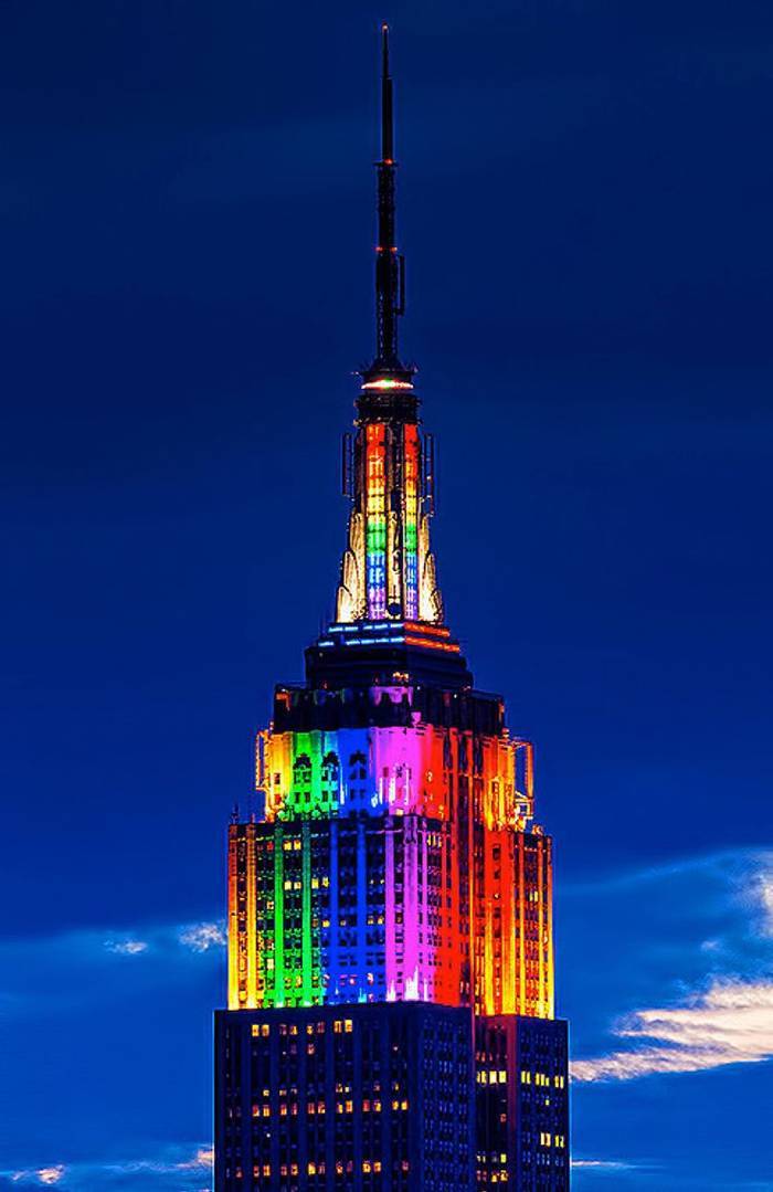 Empire State Building aux couleurs gay