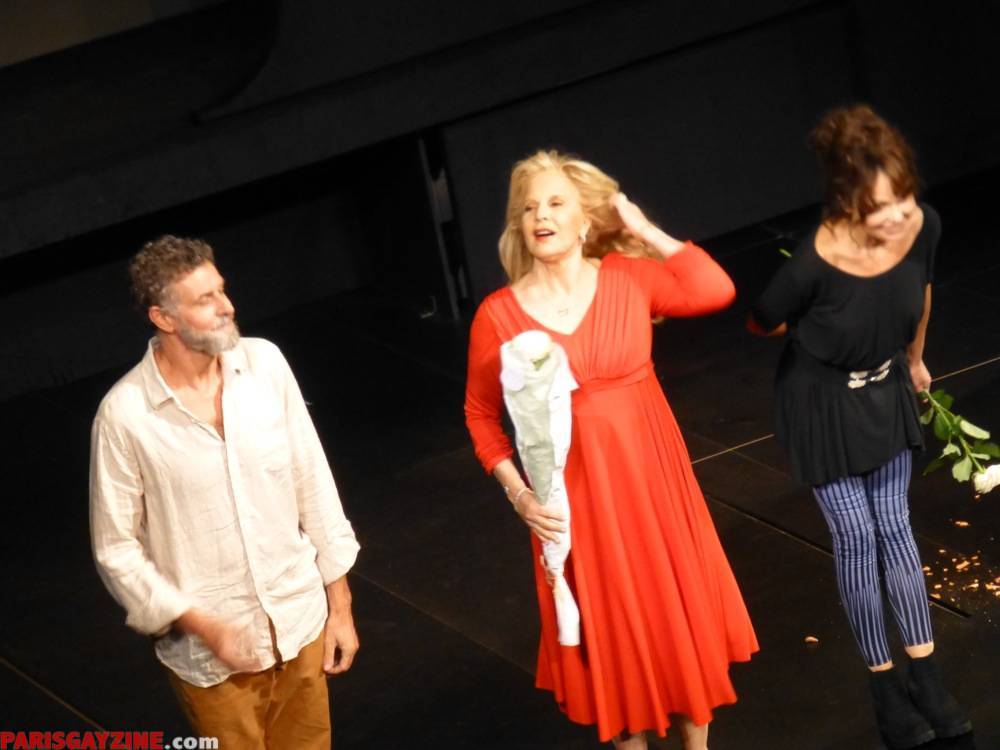 Ne me regardez pas comme ça ! Avec Sylvie VARTAN et Isabelle MERGAULT