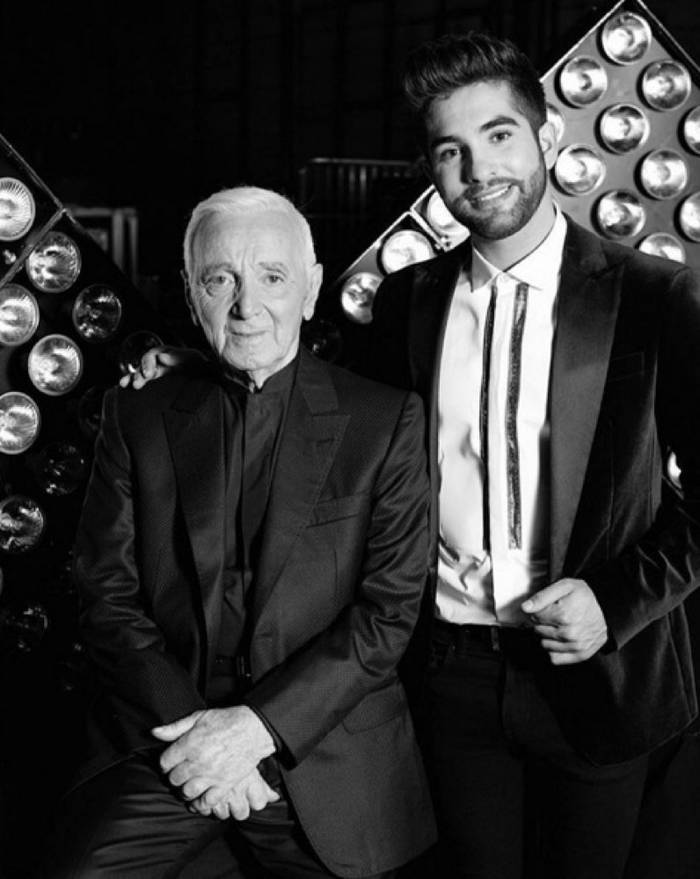 Charles Aznavour et Kenji Girac (c) Photo de Nikos Aliagas