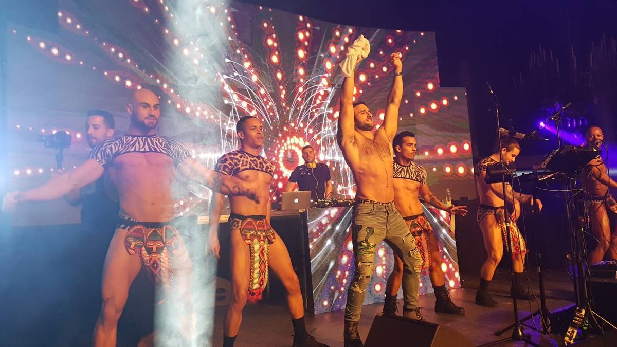 Eliad Cohen et sa troupe del a Papa