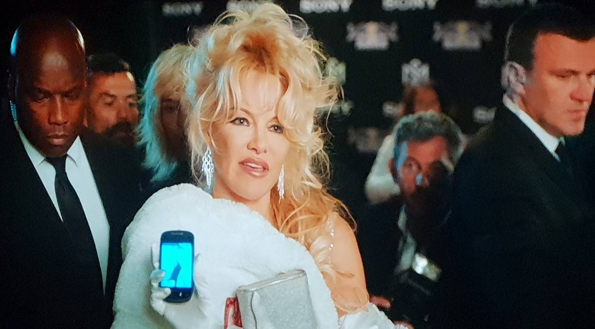 Dorothée et Pamela Anderson dans Nicky Larson et le parfum de Cupidon