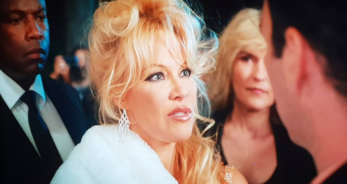 Dorothée et Pamela Anderson dans Nicky Larson et le parfum de Cupidon