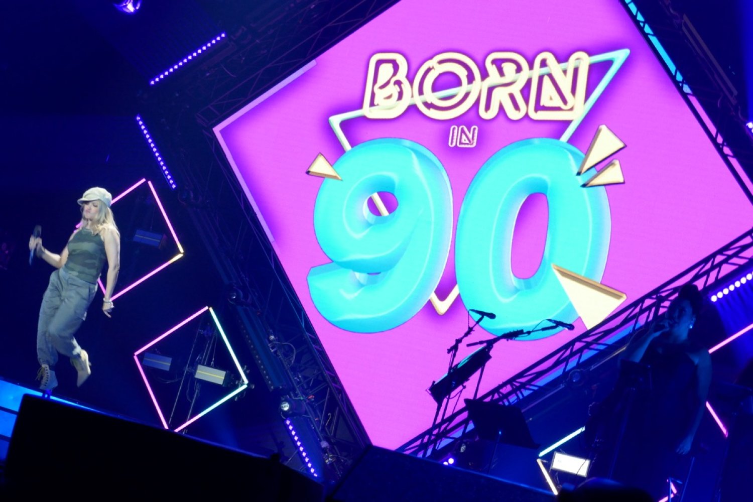 Born in 90 à l'AccorHotels Arena Paris 2019