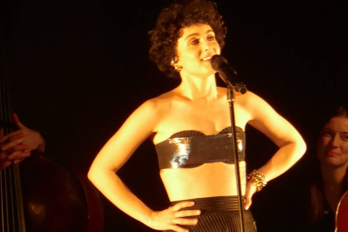 Barbara Pravi en concert au Trianon (Paris - 2022)