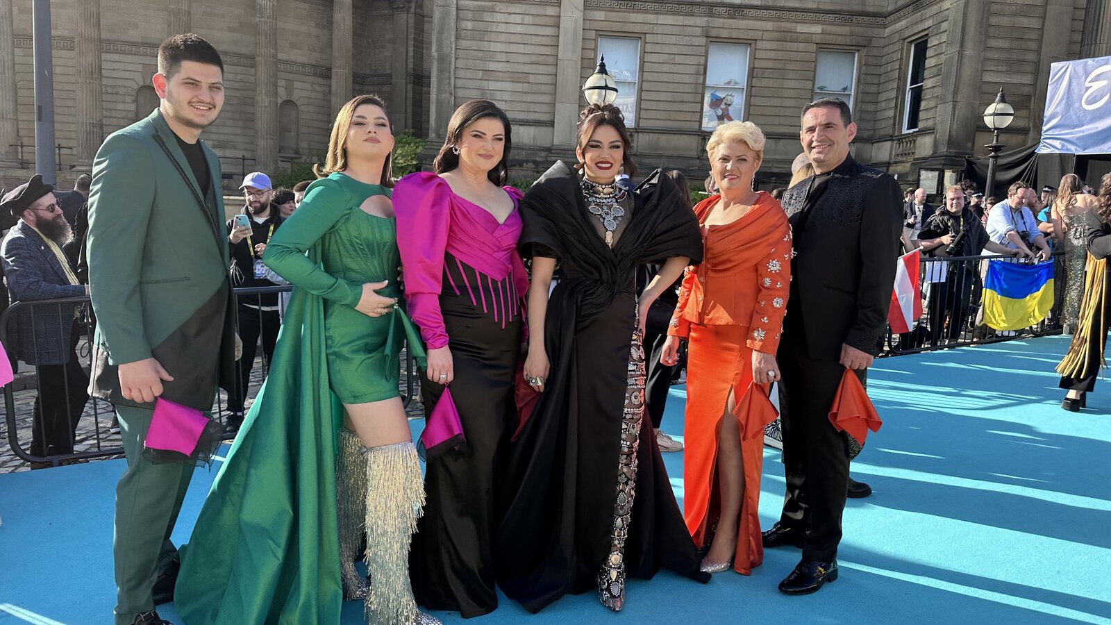 EUROVISION 2023 : La Zarra défile sur le tapis turquoise de l’Eurovision