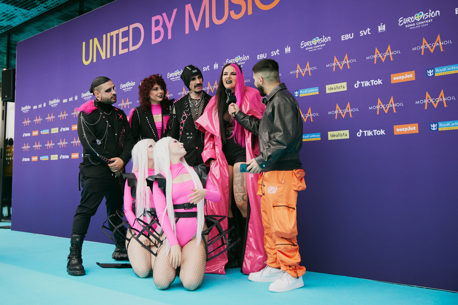 Les autres artistes au Turquoise carpet (c) EBU / Alma Bengtsson